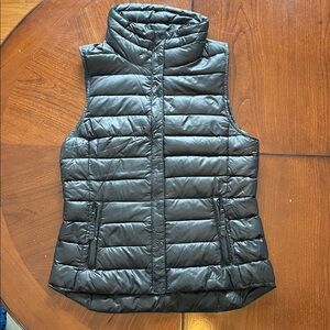 GAP Down-Filled Puffer Zip-Up Black Vest Circa 2010